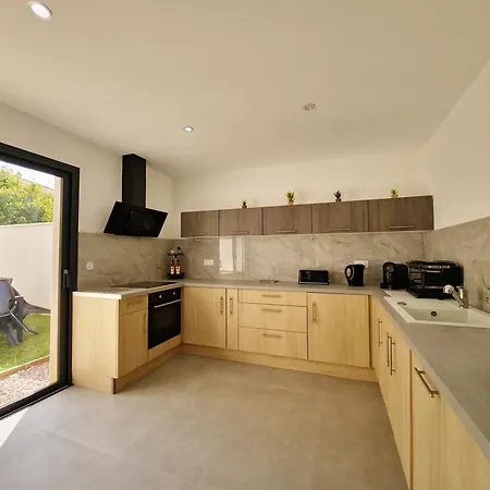 Urban #150m2 #6ch #climatisation #parking Bed & Breakfast